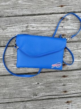 NWOT Buffalo Bills Faux-Pebbled Leather Foldover Crossbody Clutch Bag